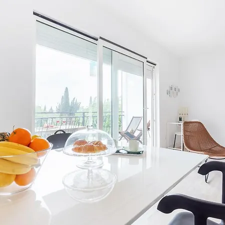 Black & White Apartment *