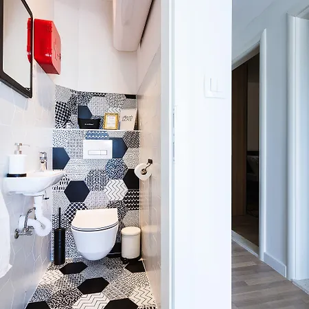 Black & White Apartment Split