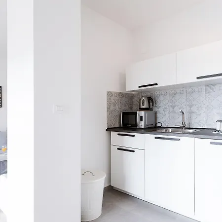 Black & White Apartment