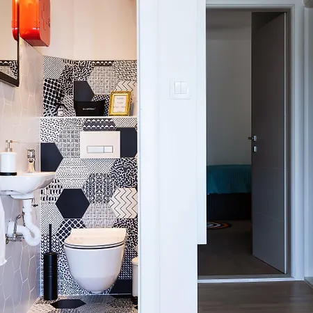 Daire Black & White *