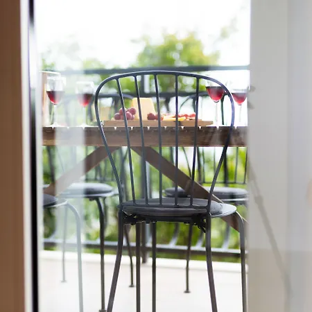 Black & White Apartment