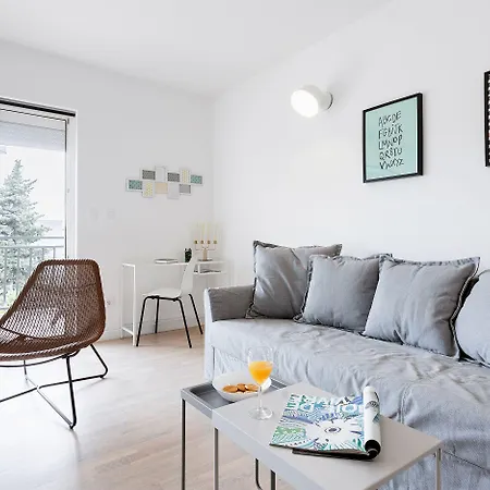 Apartment Black & White *