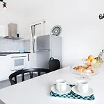 Apartment Black & White *